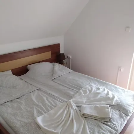 Tassi Halaszcsarda-karasz Haz